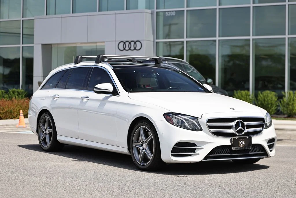 Used 2017 designo Diamond White Metallic Mercedes-Benz E 400 image 2