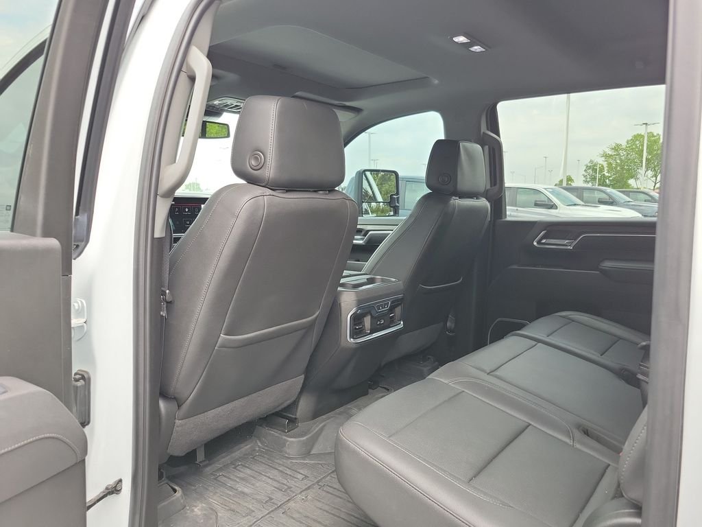Used 2025 White GMC SLT image 11