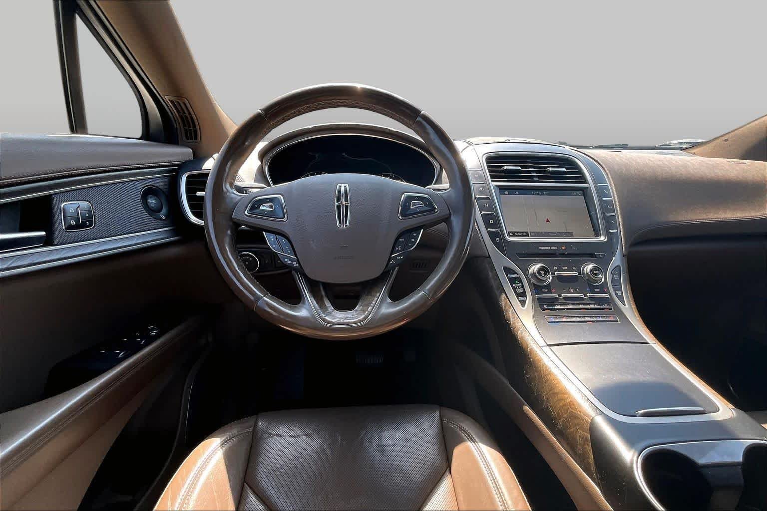 Used 2016 Luxe Lincoln Reserve image 6