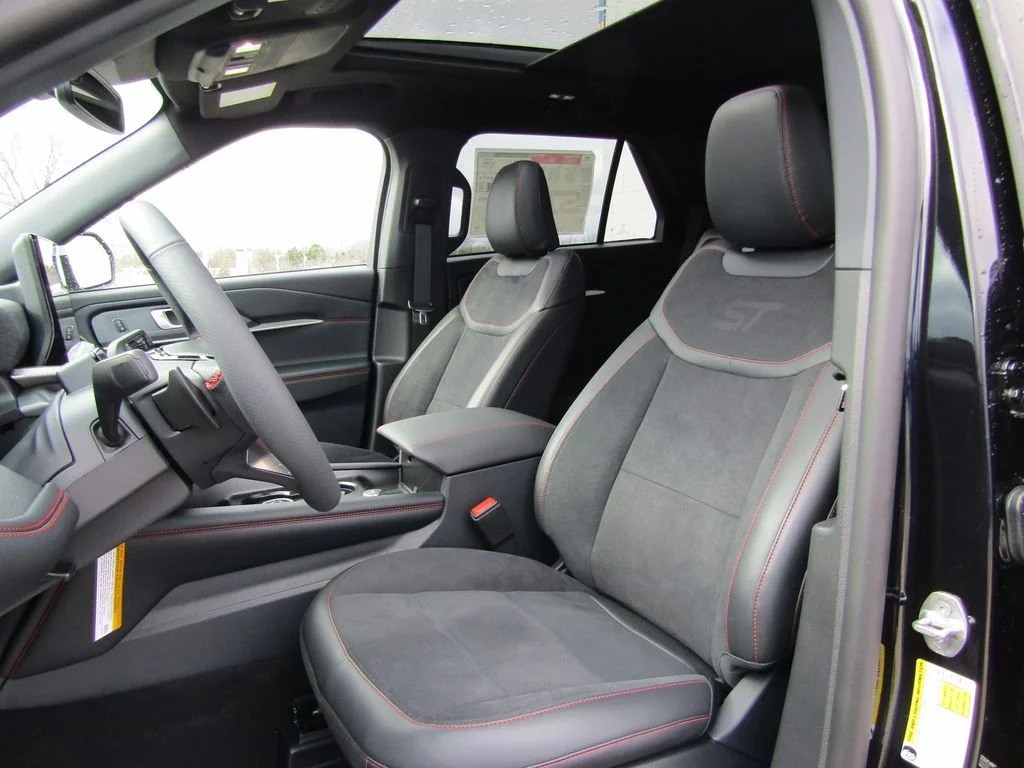 New 2026 Agate Black Metallic Ford ST image 14