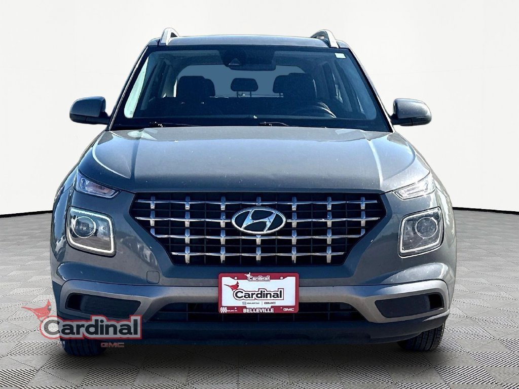 Used 2020 Hyundai Venue SEL with VIN KMHRC8A33LU015946 for sale in Belleville, IL