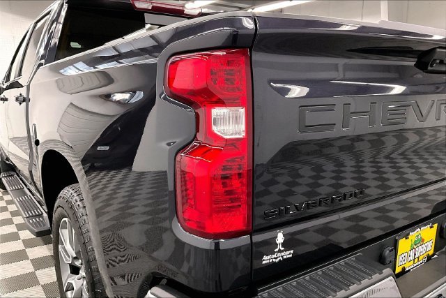 Used 2024 Dark Ash Metallic Chevrolet LT image 33