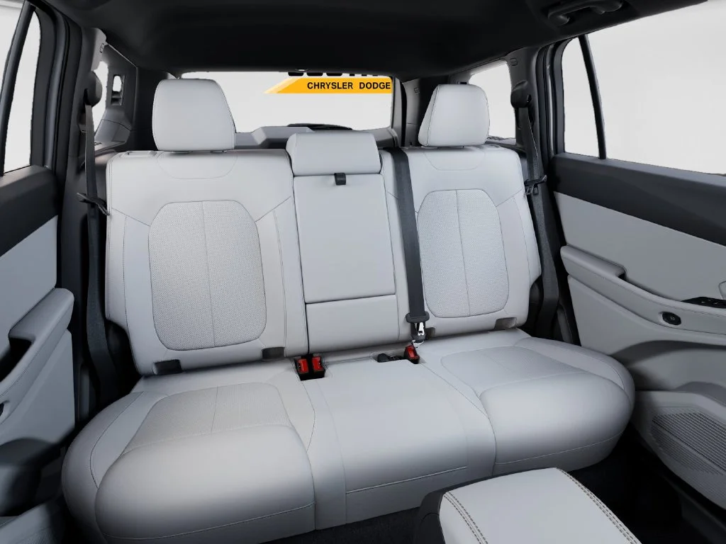 New 2027 Bright White Clear-Coat Paint Jeep Limited image 15