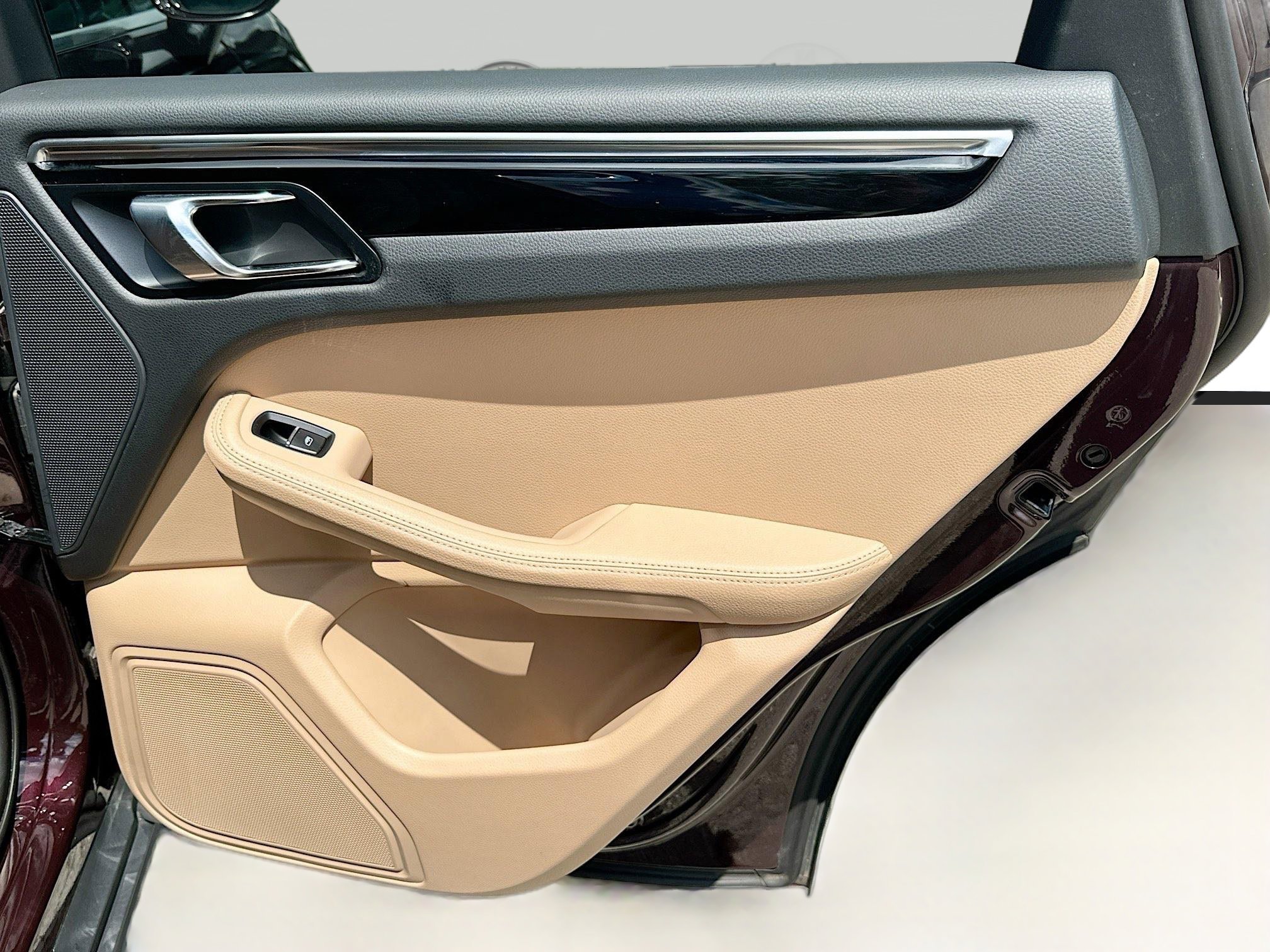 2024 Porsche Macan S - Photo 31