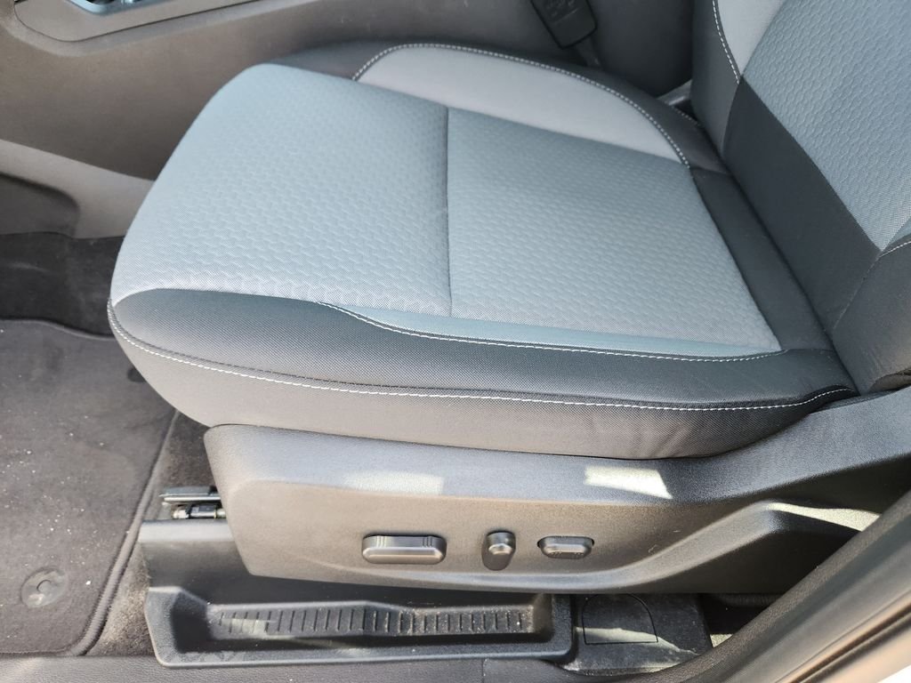Used 2018 Silver Ford SE image 16