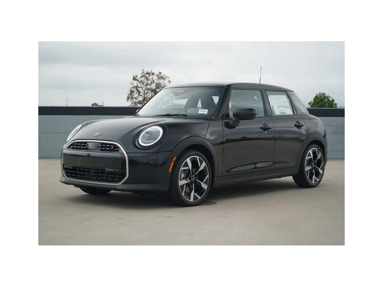 2026 MINI Hardtop Cooper S's photo