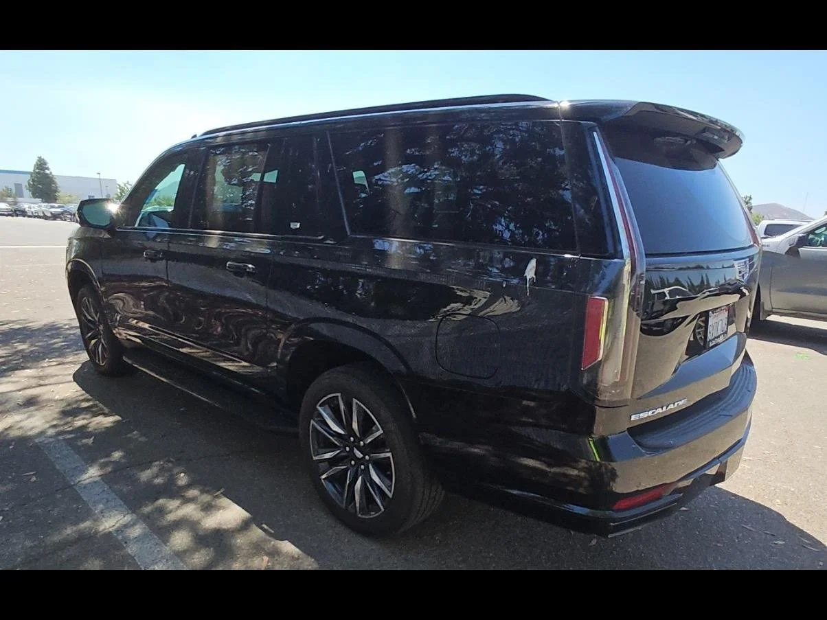 Used 2021 BLACK RAVEN Cadillac Sport image 7