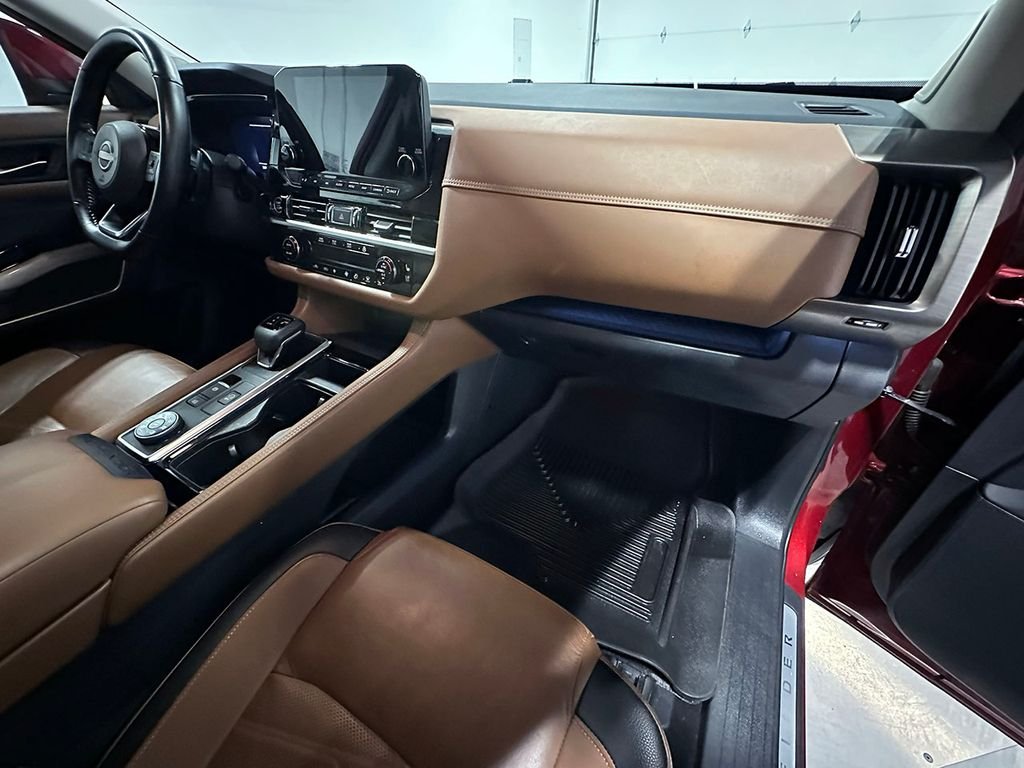 Used 2022 Red Nissan Platinum image 29