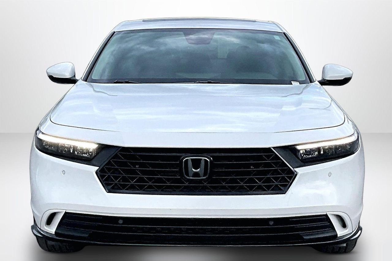 Used 2024 Platinum White Pearl Honda EX-L image 2