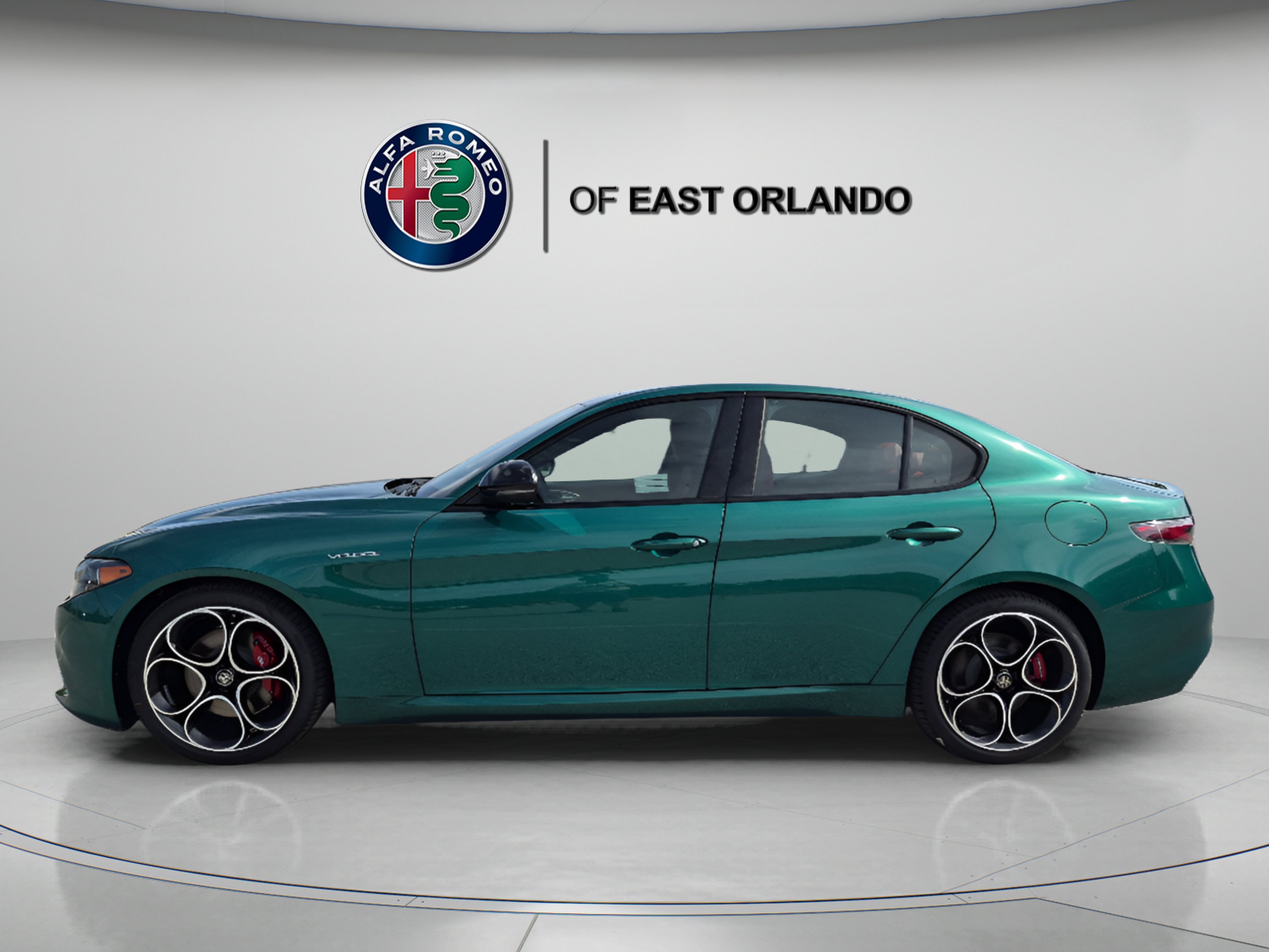 New 2026 Verde Fangio Metallic Alfa Romeo  image 4