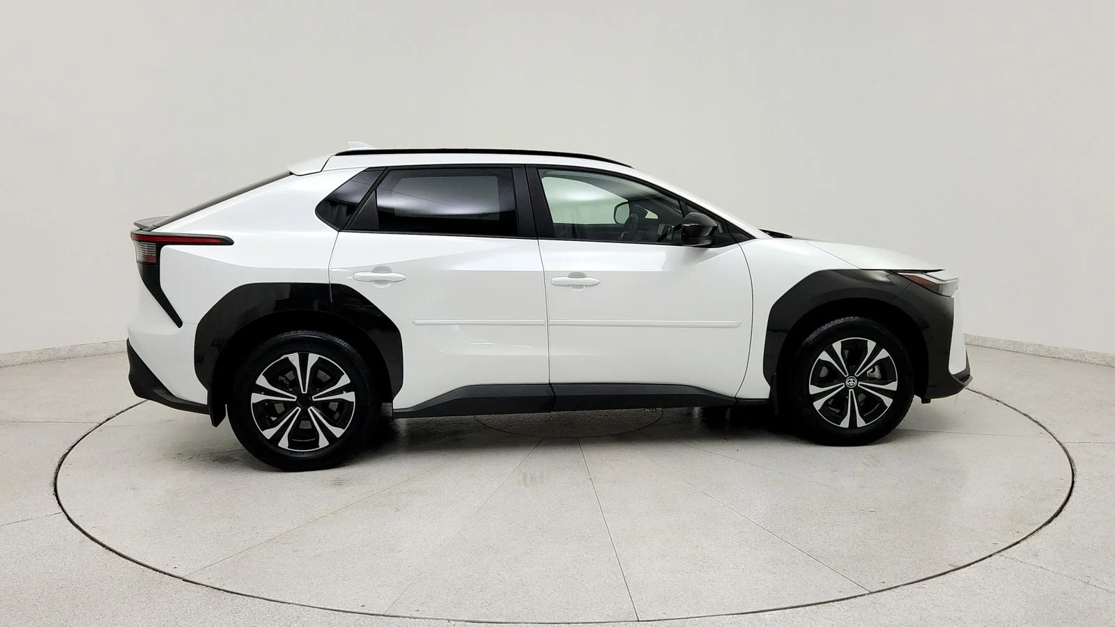 Used 2024 Beige Toyota XLE image 8