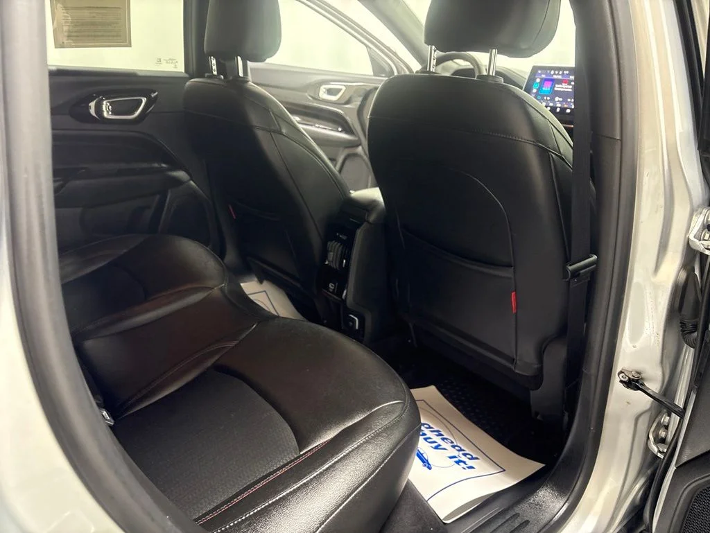 Used 2025 Silver Jeep Trailhawk image 13