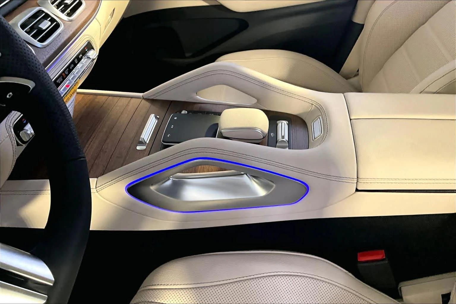 New 2026 MANUFAKTUR Moonlight White Metallic Mercedes-Benz GLS 450 image 10