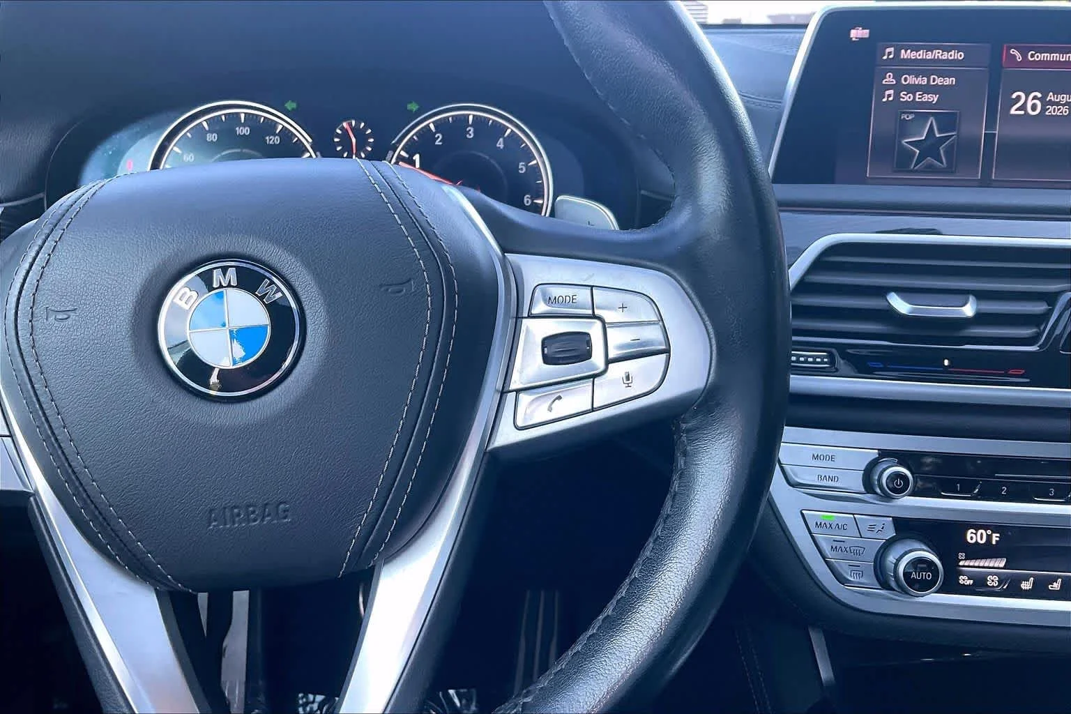 Used 2019 Mineral White Metallic BMW 750i xDrive image 24