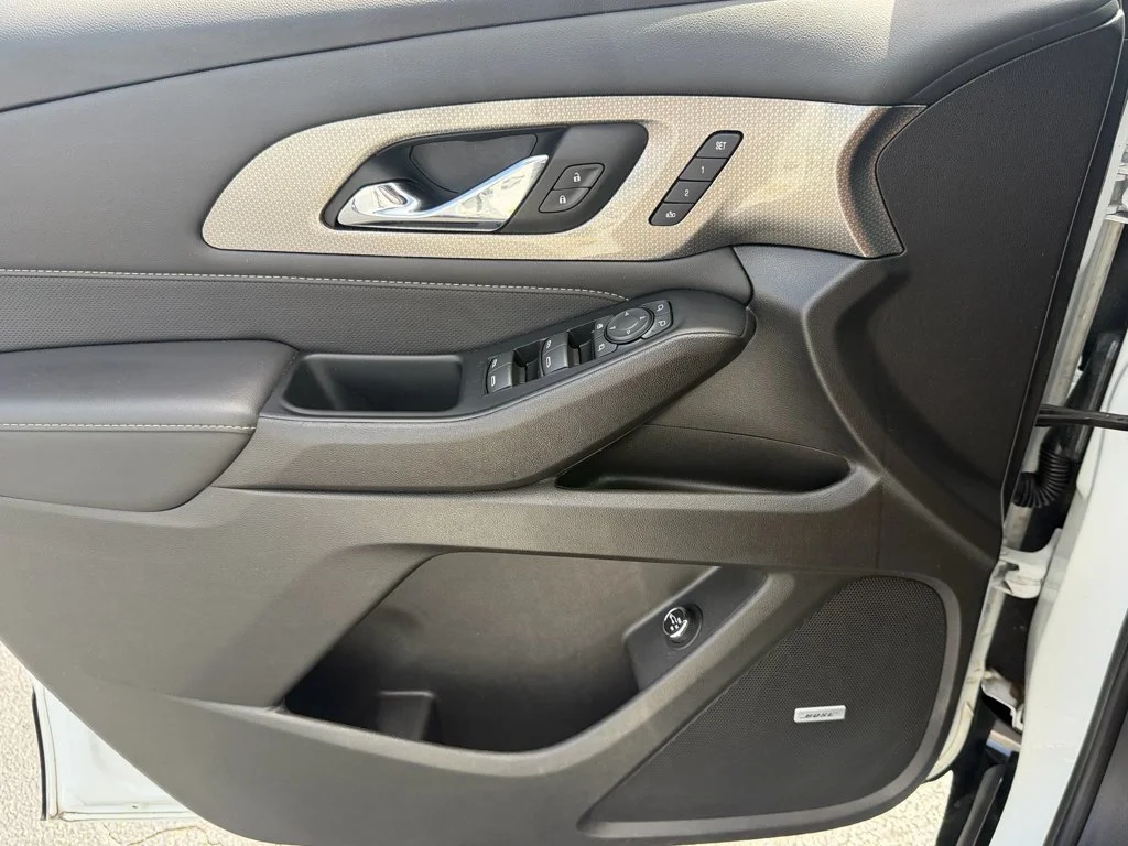 Used 2023 White Chevrolet Premier image 37