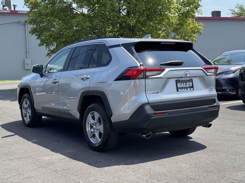Used 2025 Silver Toyota XLE image 23