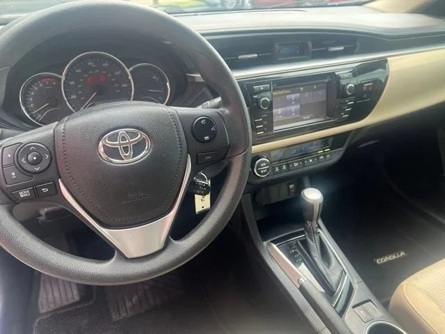 Used 2014 White Toyota L image 7