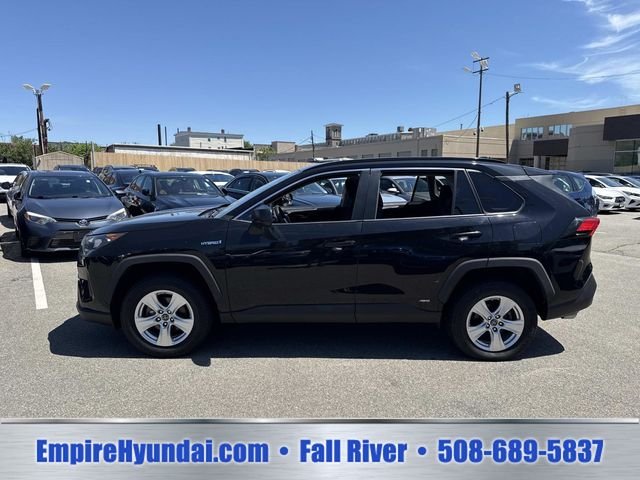 2020 Toyota RAV4 LE - Photo 10