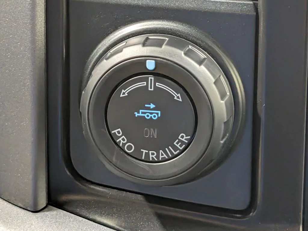 New 2026 Avalanche Ford XLT image 7
