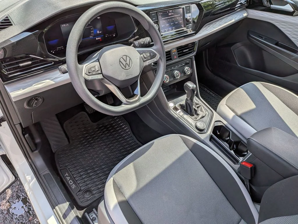 Used 2022 White Volkswagen 1.5T S image 10
