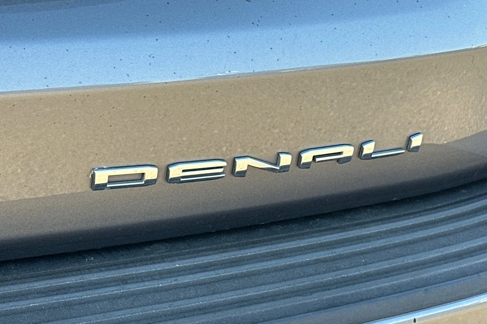 Used 2021 SATIN STEEL METALLIC GMC Denali image 28