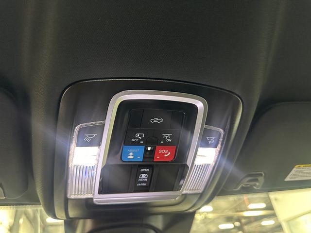 New 2026 Bright White Clear-Coat Exterior Paint RAM Laramie image 18