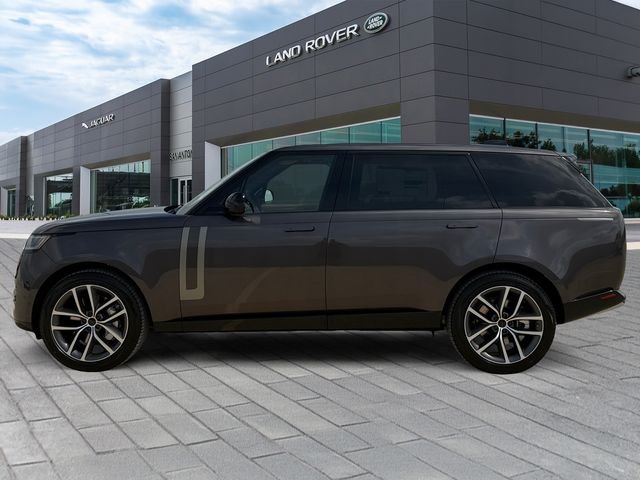 New 2026 Charente Grey Land Rover SE image 2