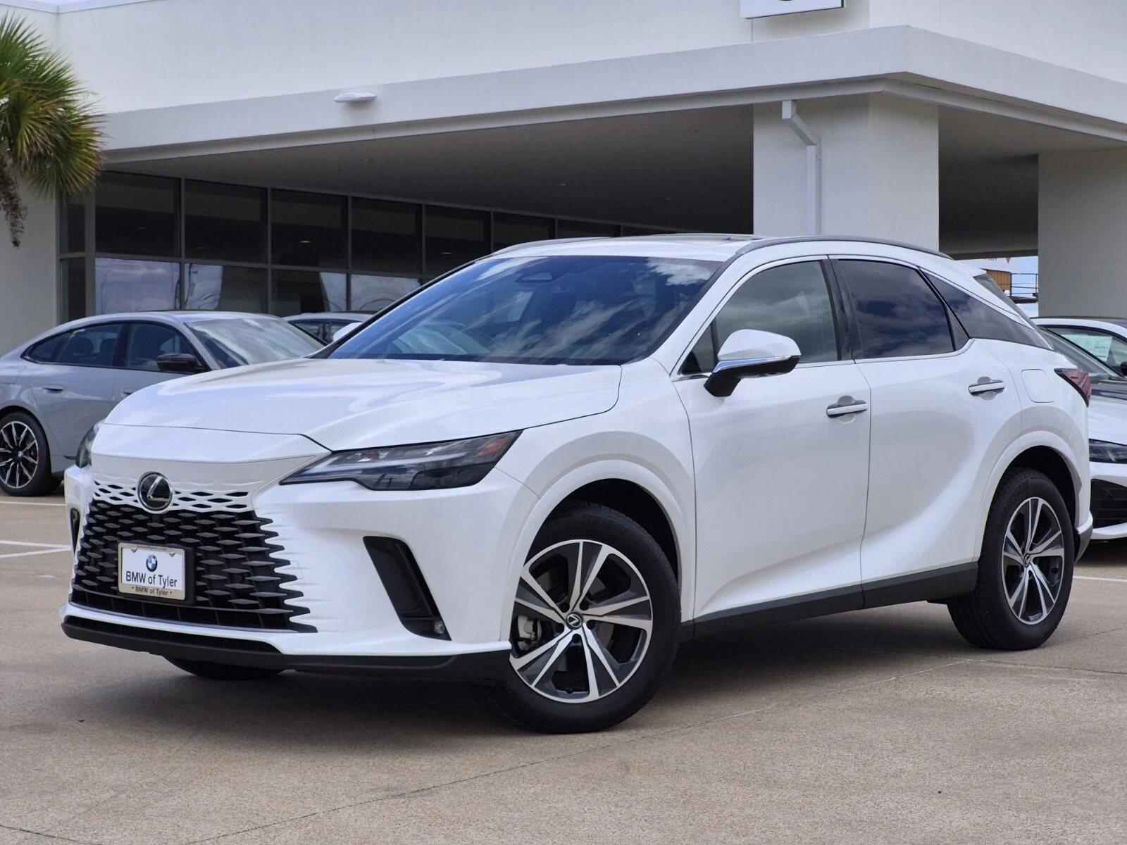 Used 2025 White Pearl Lexus RX 350 Premium image 1