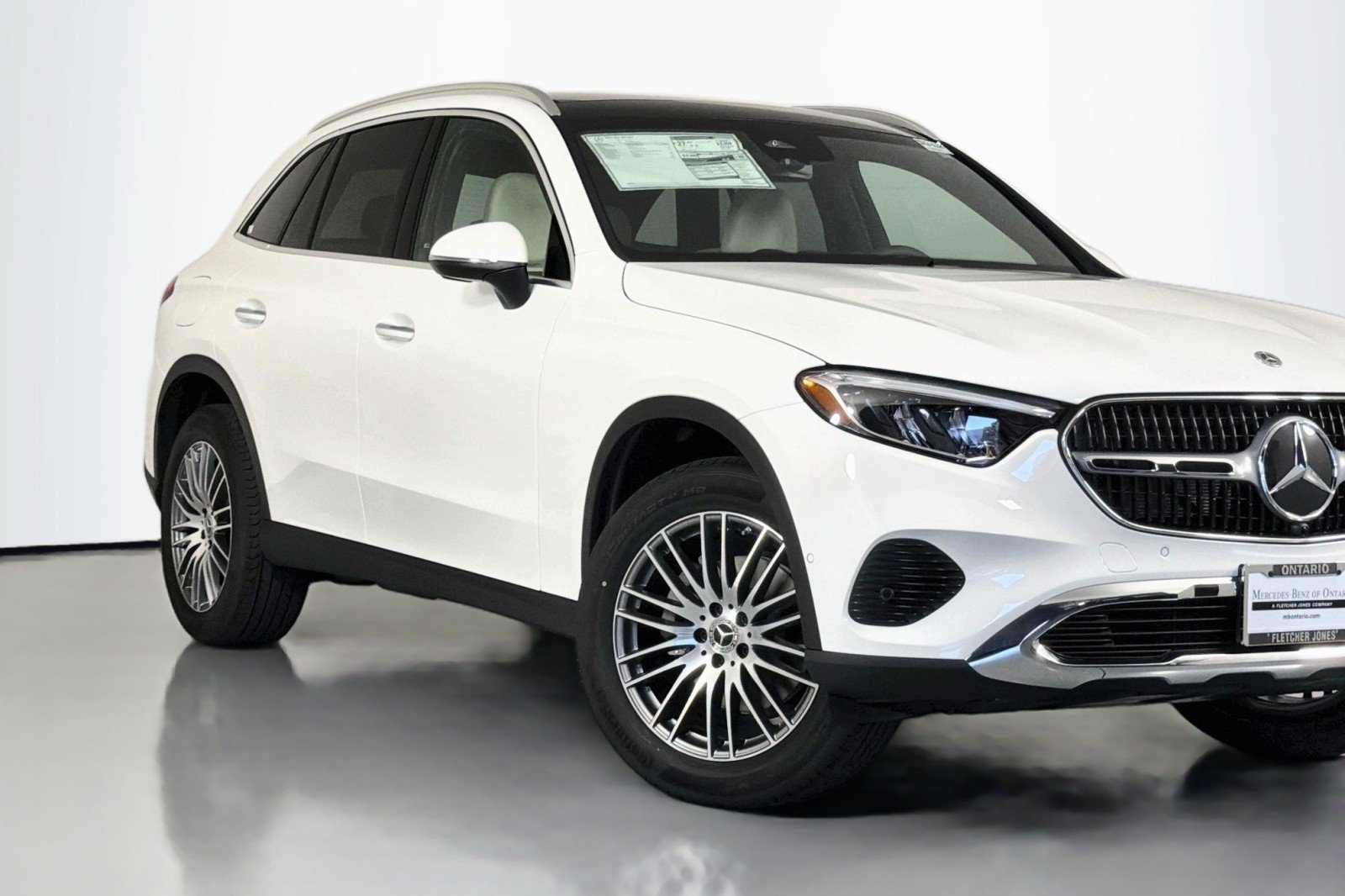 New 2026 Polar White Mercedes-Benz GLC 300 SUV image 13