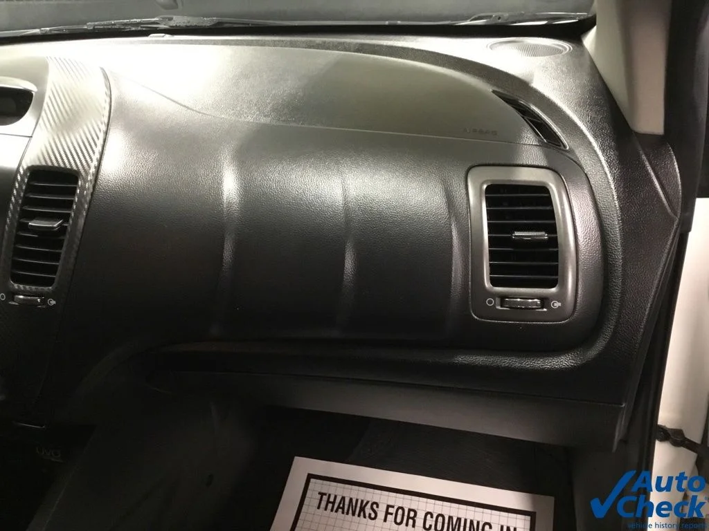 Used 2015 White Kia EX image 27