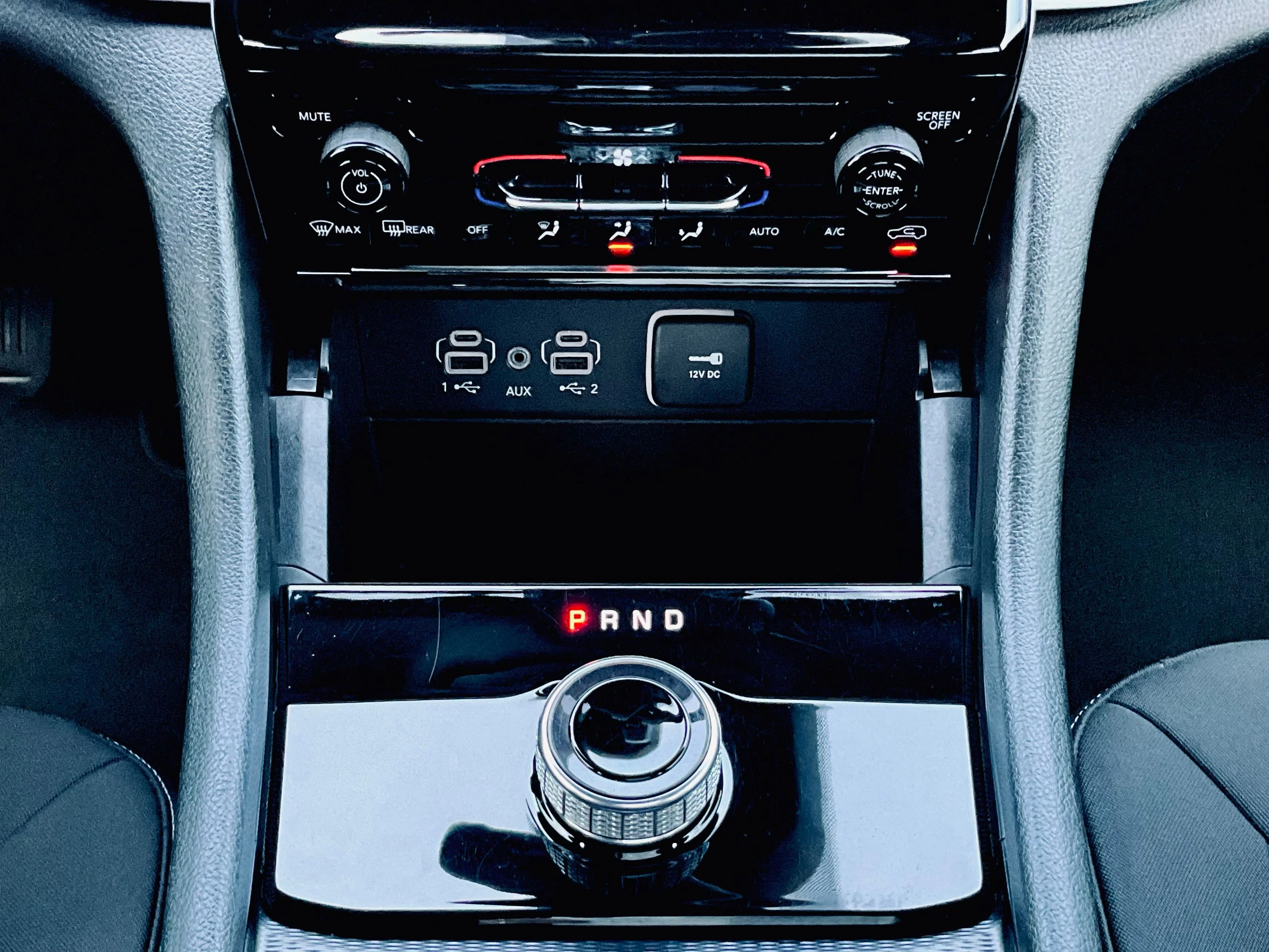 Used 2025 Black Jeep Laredo image 18