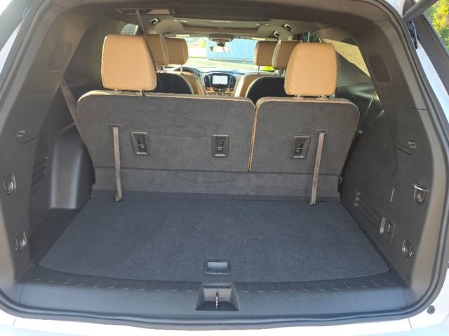 Certified Used 2023 IRIDESCENT PEARL TRICOAT Chevrolet Premier image 4