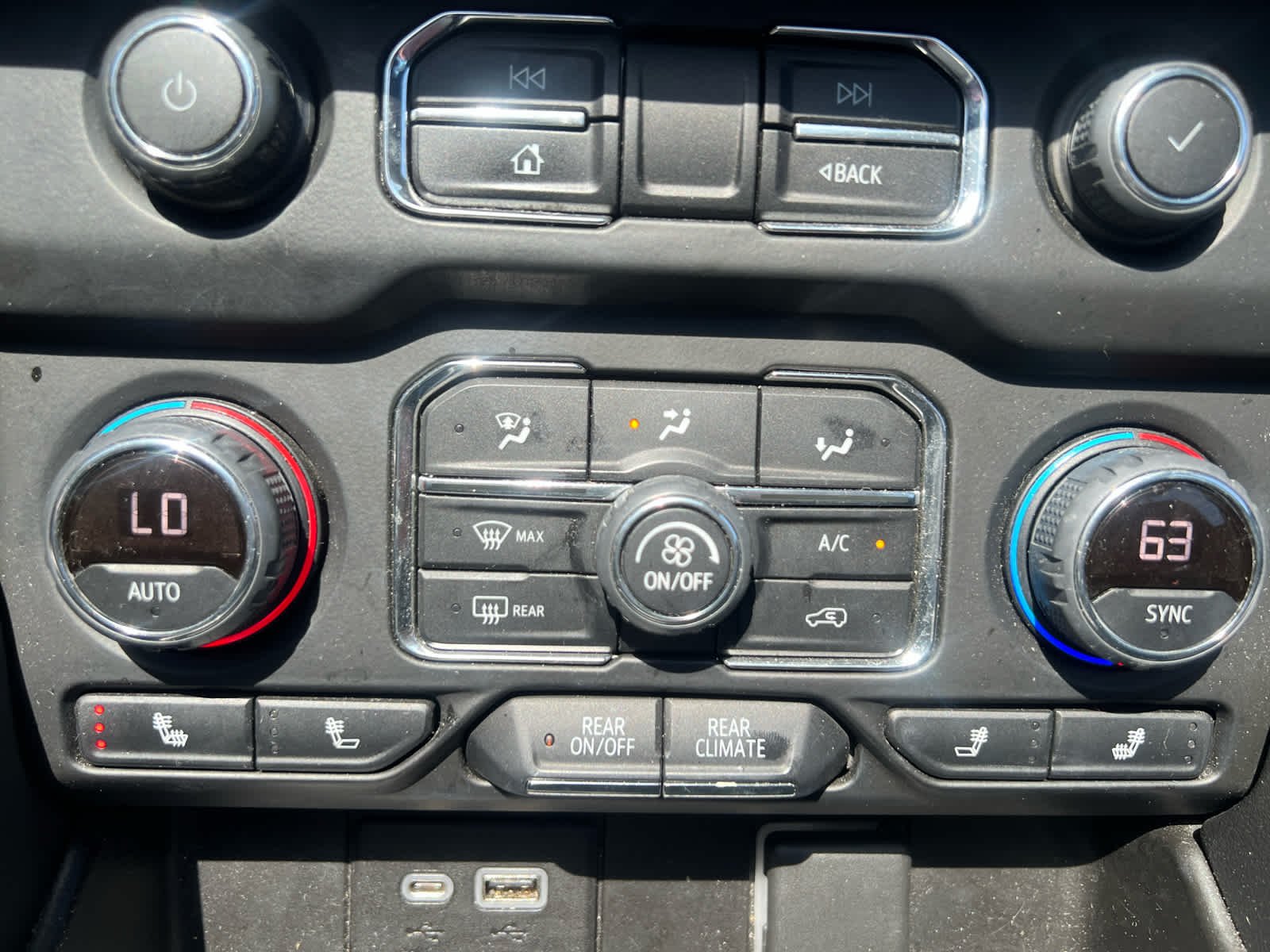 Used 2021 Satin Steel Metallic Chevrolet RST image 20