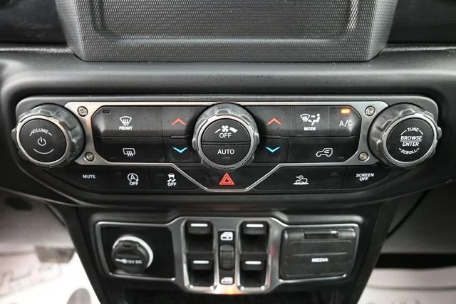 Used 2022 Gray Jeep Sport image 21