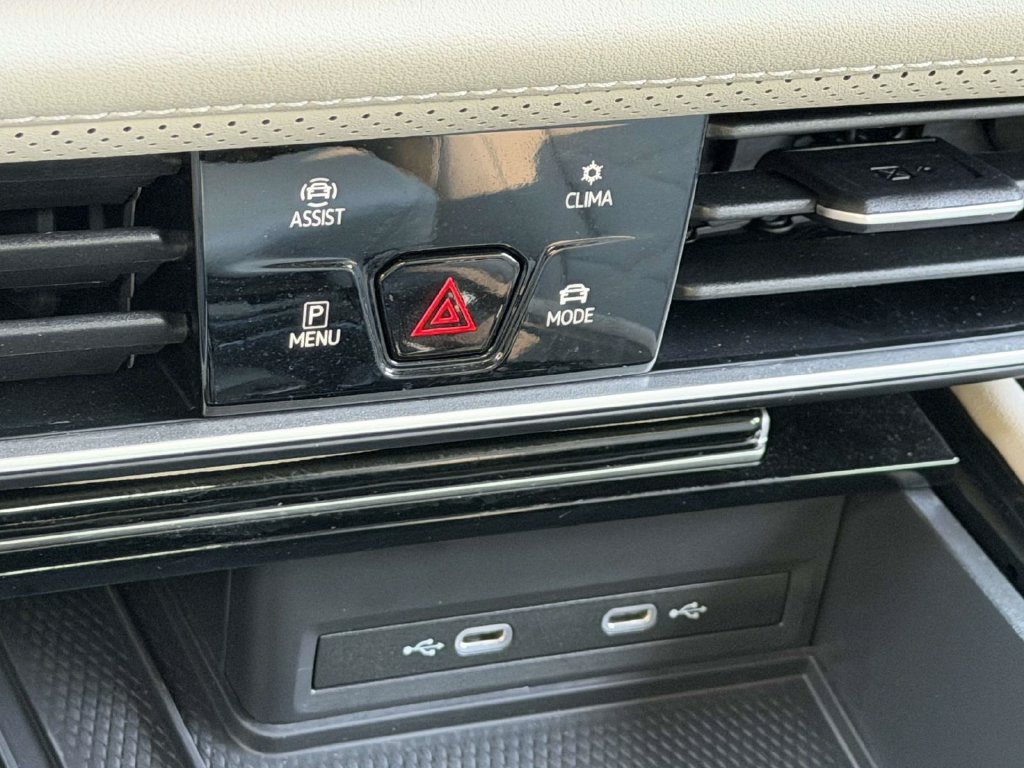2026 Volkswagen Atlas SE w/Tech - Photo 31