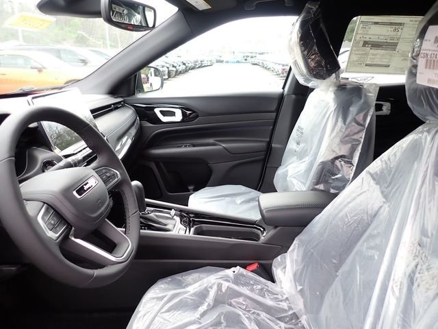 New 2026 Bright White Clearcoat Jeep Latitude image 12