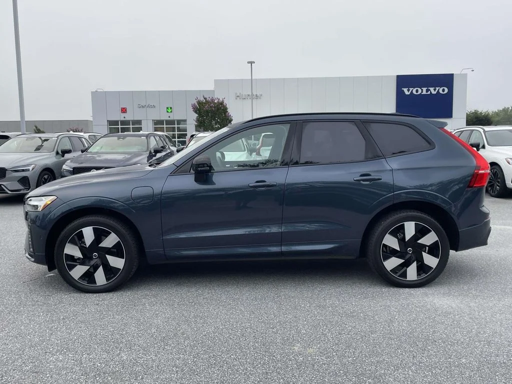 Certified Used 2024 Denim Blue Volvo Ultimate image 25