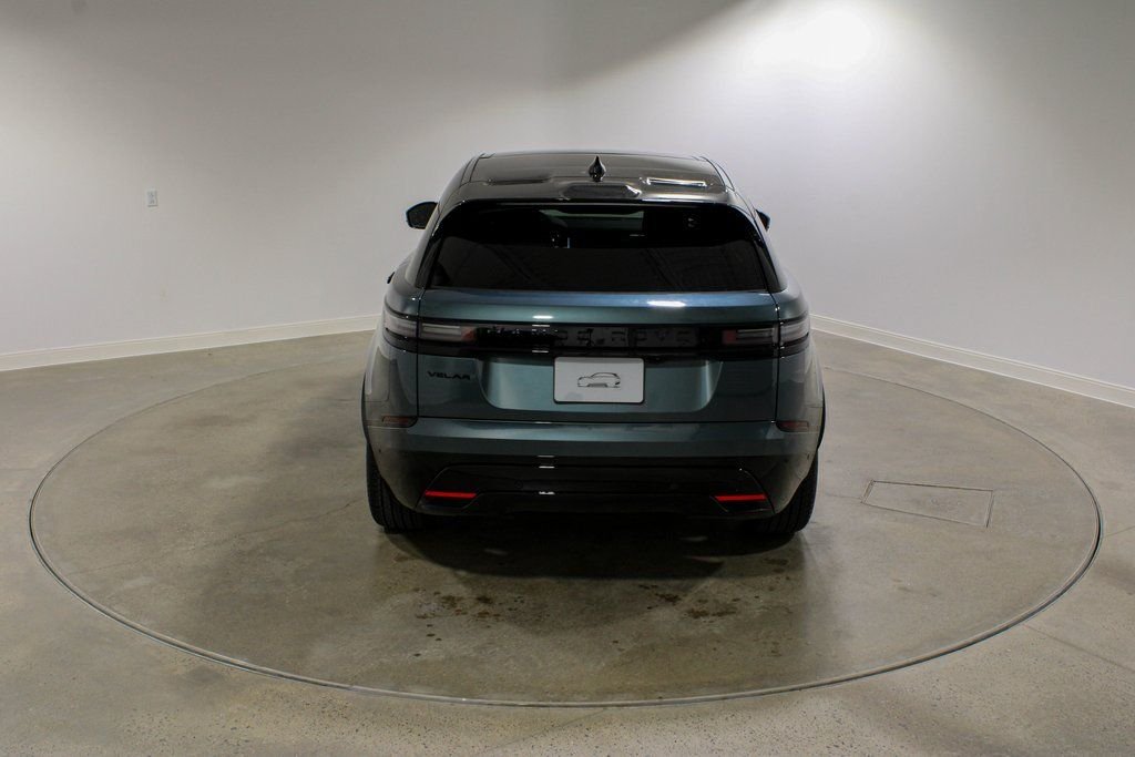Certified Used 2026 Giola Green Metallic Land Rover Dynamic SE image 4