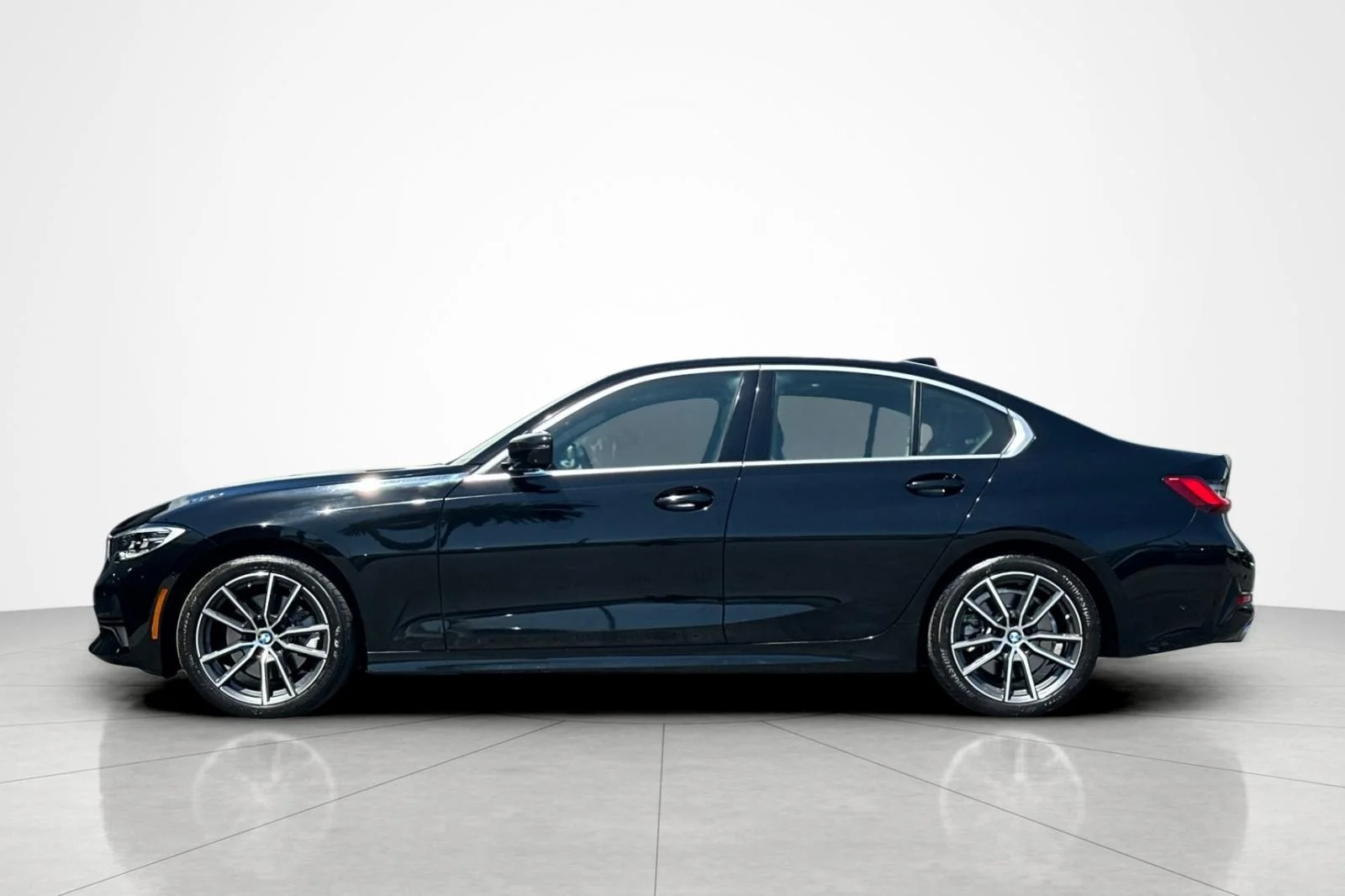 Used 2021 Jet Black BMW 330i image 2