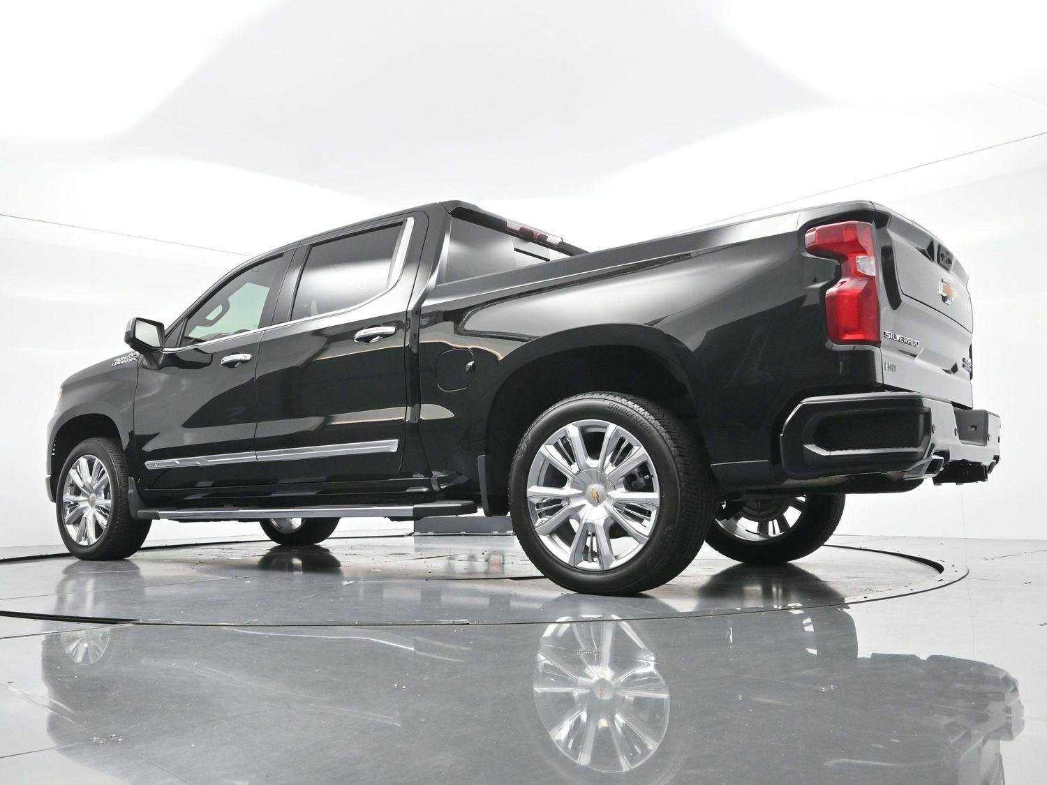 Used 2025 Black Chevrolet High Country image 46