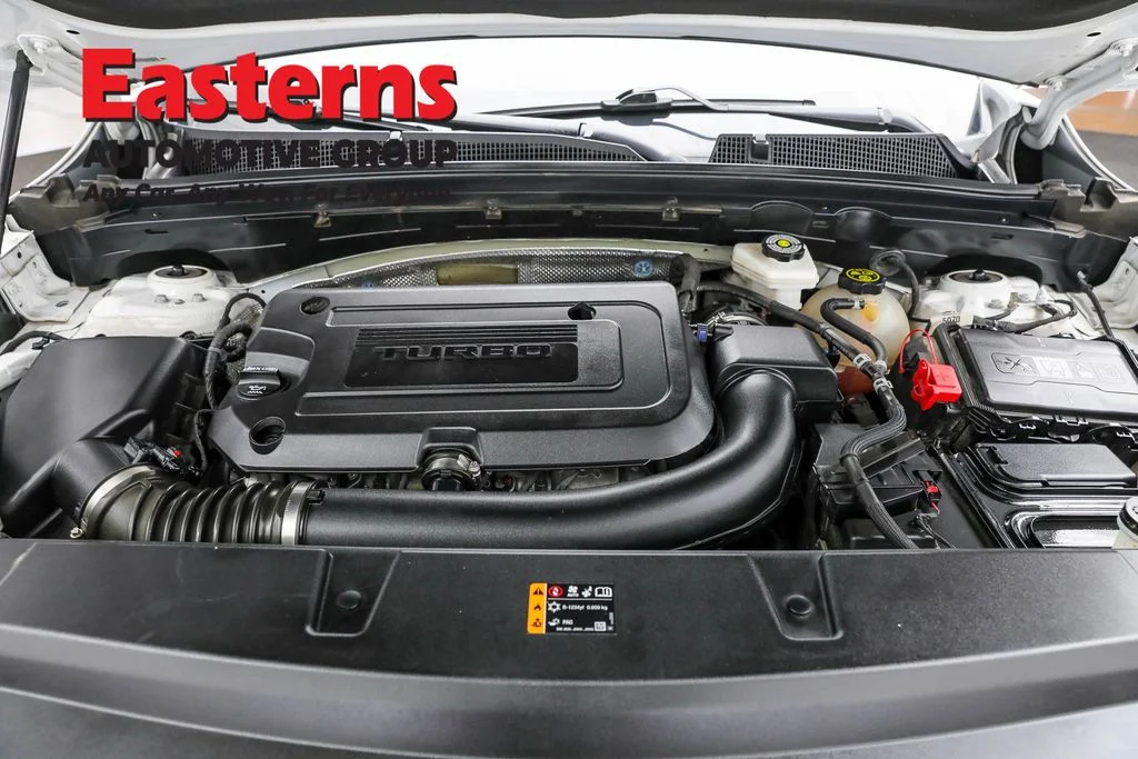 Used 2023 White Buick Essence image 7