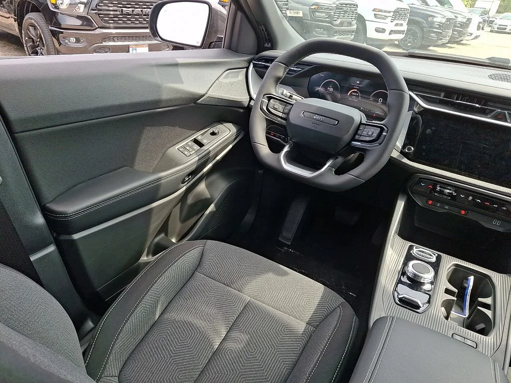 New 2026 Diamond Black Crystal Pearlcoat Jeep Laredo image 10