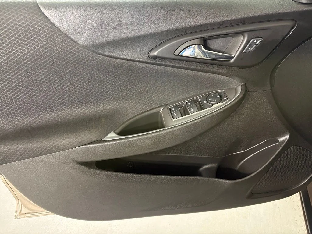 Used 2023 Gray Chevrolet LT image 16