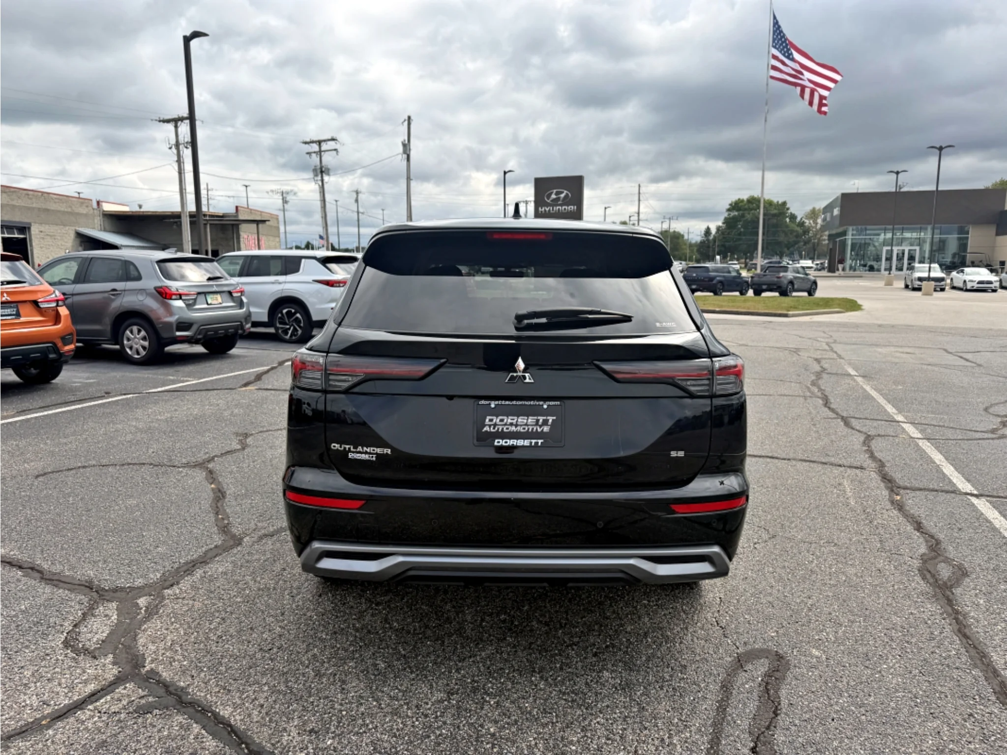 Used 2025 Black Mitsubishi SE image 7