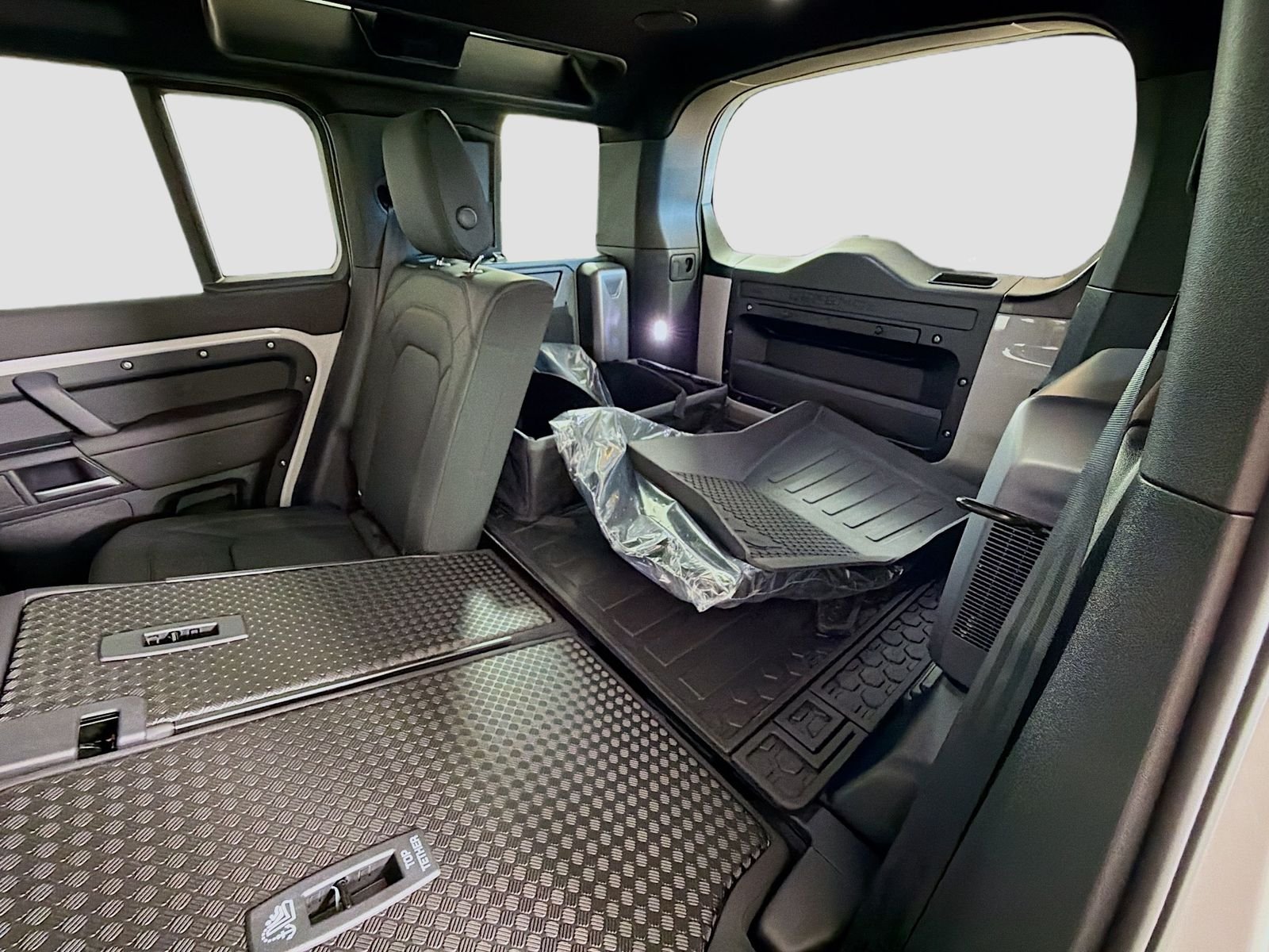New 2026 Borasco Grey Land Rover X-Dynamic SE image 28