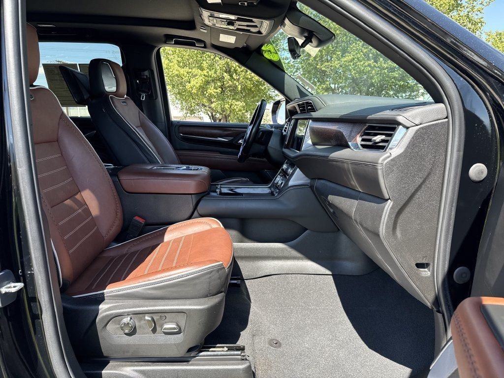 2023 GMC Yukon Denali Ultimate - Photo 23