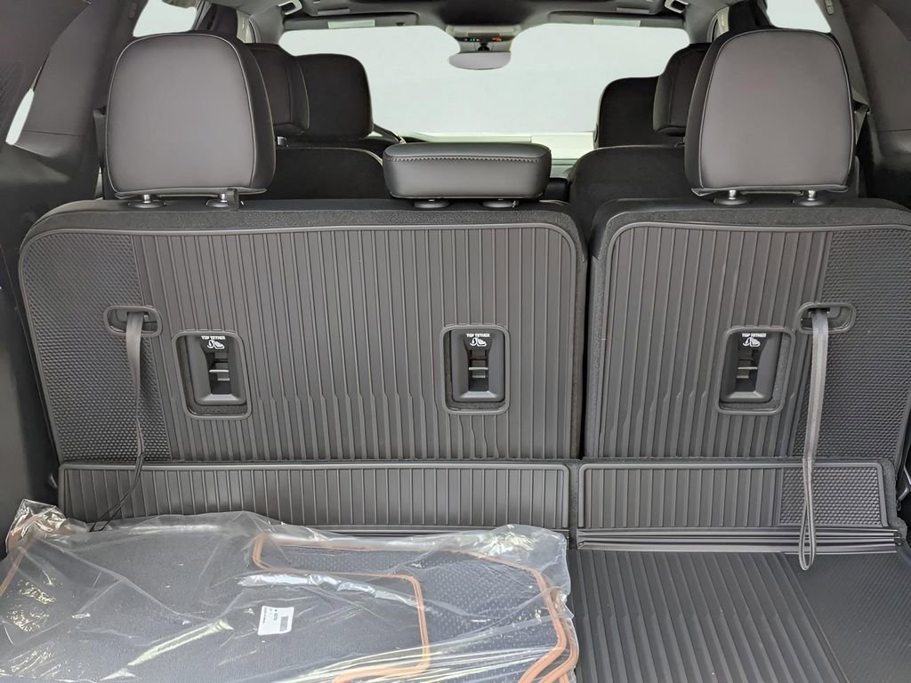 2026 GMC Acadia AT4 - Photo 6