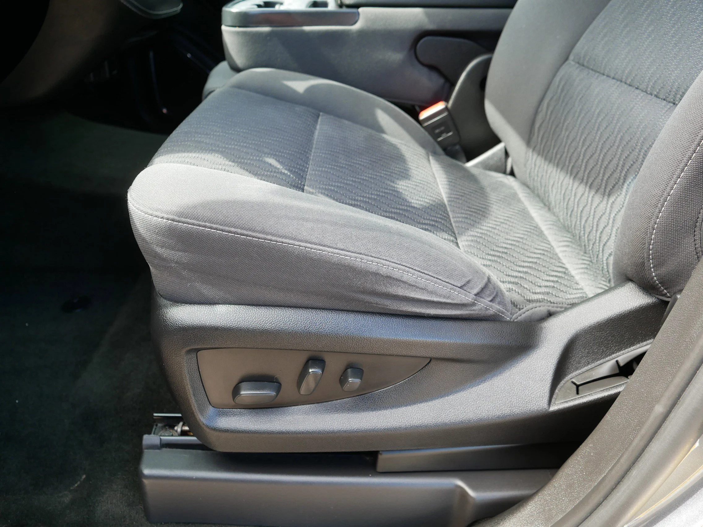 Used 2018 Satin Steel Metallic Chevrolet LS image 20