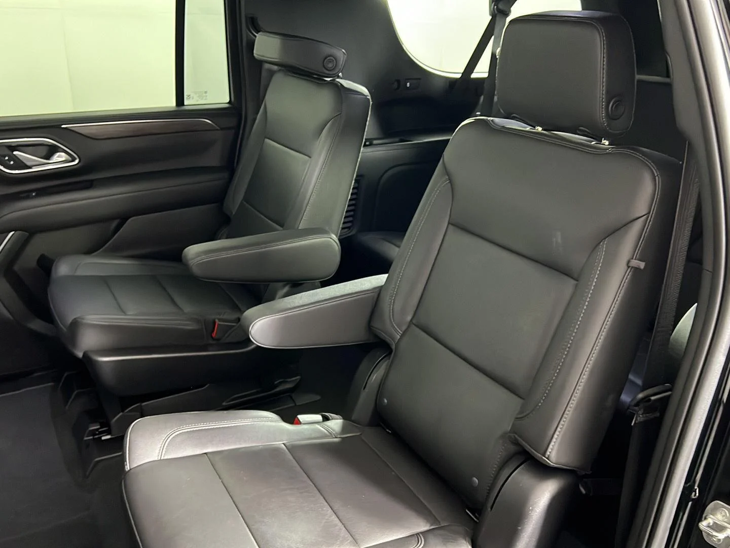 Used 2022 Black Chevrolet Z71 image 4