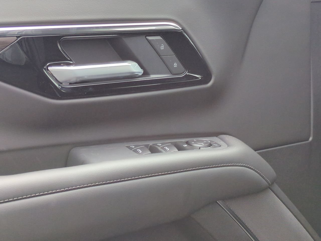 2026 Chevrolet Suburban LS - Photo 23